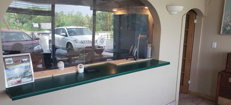 美洲最佳价值酒店 - 斯特恩斯(OYO Hotel Whitely City Hwy 27 KY)图片