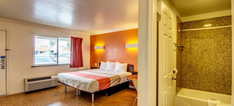 加利福尼亚曼特卡 6 号汽车旅馆(Motel 6 Manteca, CA)图片