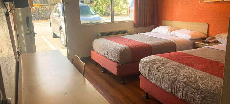 杰克逊维尔橙园6号汽车旅馆(Motel 6 Jacksonville, FL - Orange Park)图片