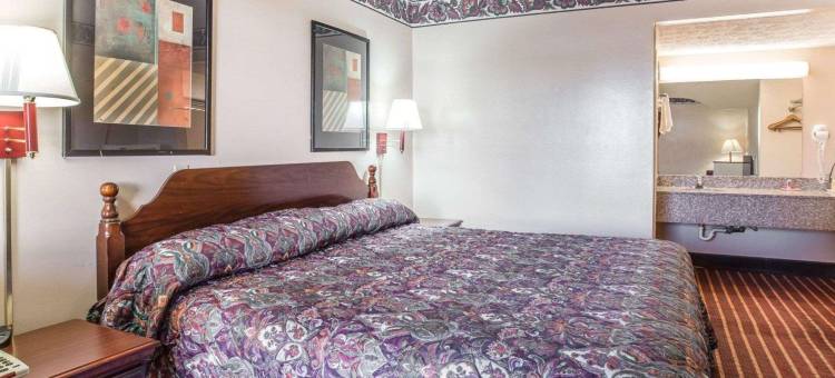 伊克诺旅馆麦克唐纳南(Econo Lodge)图片