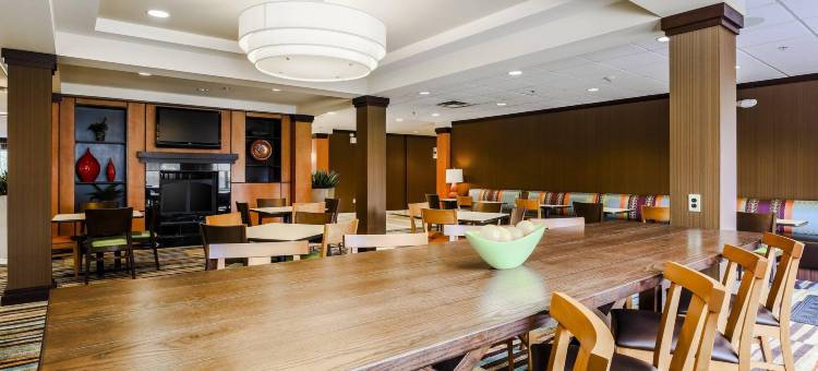 斯克兰顿威尔克斯-巴里万枫酒店(Fairfield Inn & Suites Wilkes-Barre Scranton)图片