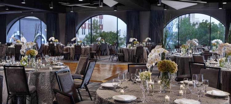 里诺市中心万丽水疗酒店(Renaissance Reno Downtown Hotel & Spa)图片