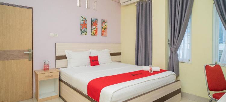 RedDoorz Syariah Near Lapangan Dwiwarna Barabai图片