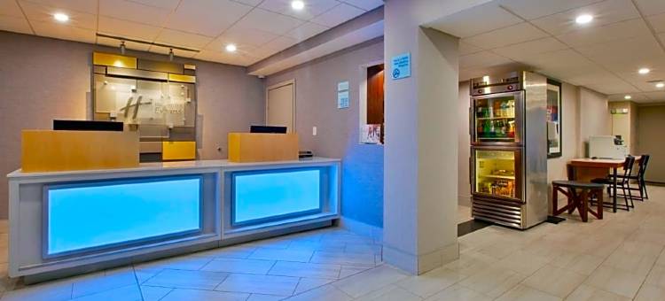 Holiday Inn Express 费尔法克斯 - 阿灵顿大道(Holiday Inn Express Fairfax - Arlington Boulevard)图片