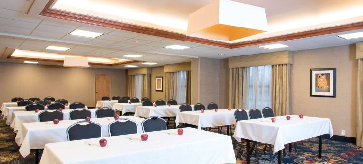 哥伦布/泰勒斯维尔希尔顿欢朋酒店(Hampton Inn Columbus/Taylorsville/Edinburgh)图片