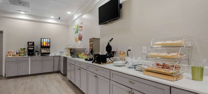 品质套房酒店-新哈特福德-尤蒂卡(Quality Inn & Suites New Hartford - Utica)图片