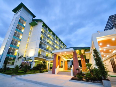 五月弗洛拉度假村