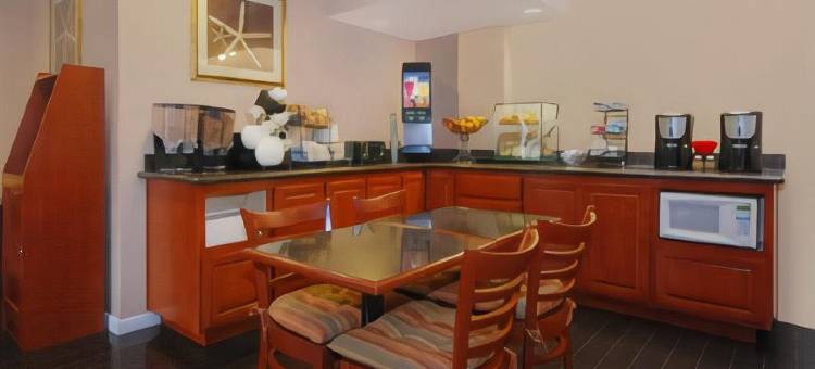 卡梅尔贝斯特韦斯特连排别墅式酒店(Best Western Carmels Town House Lodge)图片