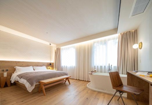 Yan Villa Hotel Overview