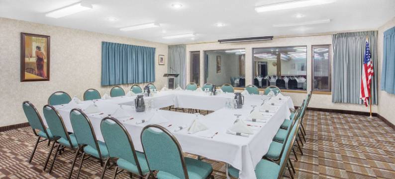 汉考克海滨华美达酒店(Ramada by Wyndham Hancock Waterfront)图片