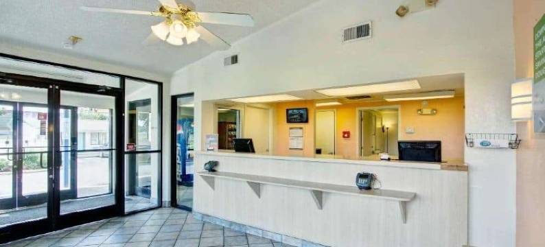 伯灵顿骑士酒店(Knights Inn Burlington, NC)图片