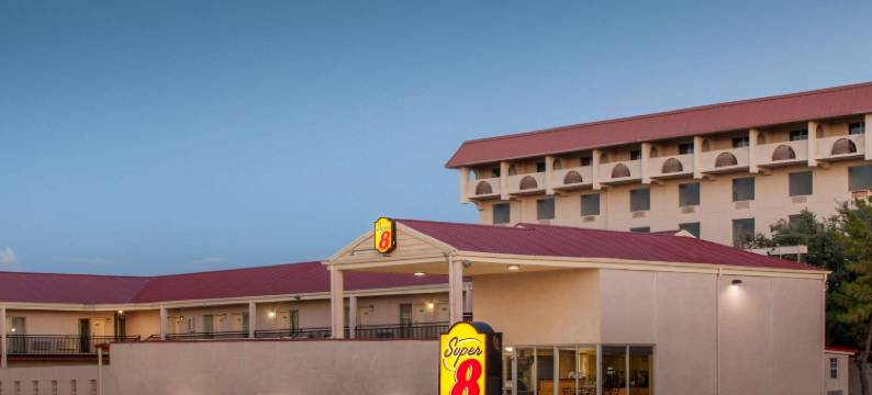 拉伯克市民中心北速8酒店(Super 8 by Wyndham Lubbock Civic Center North)图片