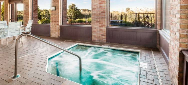 休伦港呗盟套房酒店(Baymont by Wyndham Port Huron)图片