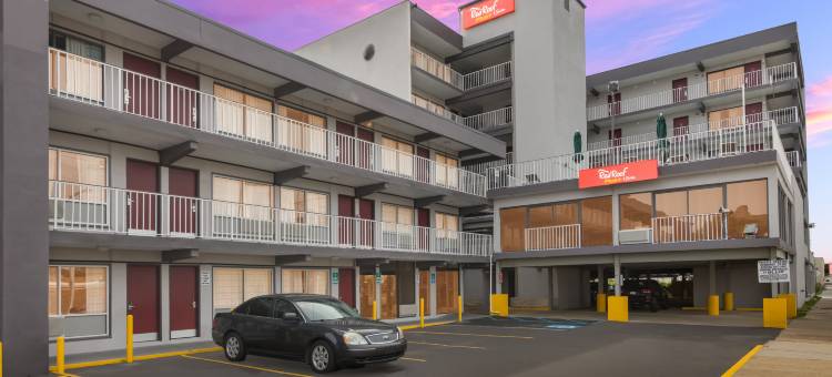 红屋顶PLUS+及套房维吉尼亚海滩-海滨(Red Roof Plus+ & Suites Virginia Beach - Seaside)图片