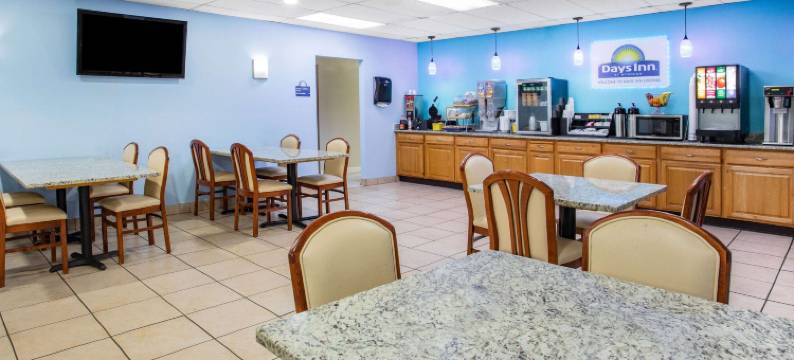 利沃尼亚/坎顿/底特律温德姆戴斯酒店(Days Inn by Wyndham Livonia/Canton/Detroit)图片