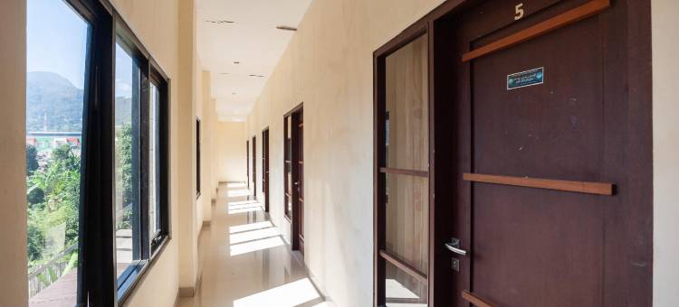 Urbanview Hotel Syariah Villa SM Cisarua Puncak by RedDoorz图片