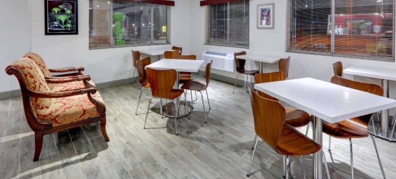 罗斯威尔速8酒店(Super 8 by Wyndham Roswell)图片