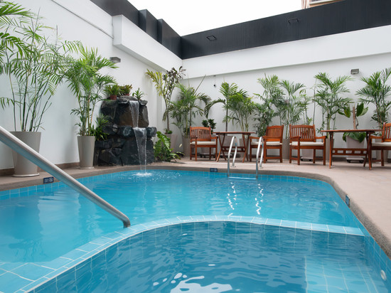 利马皇冠假日酒店