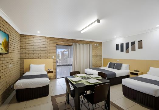 Sunray Motor Inn Hotel Overview