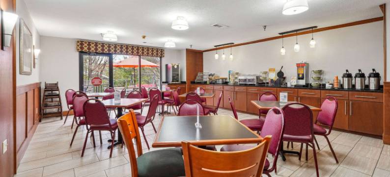 多森维尔的品质套房酒店(Quality Inn & Suites)图片