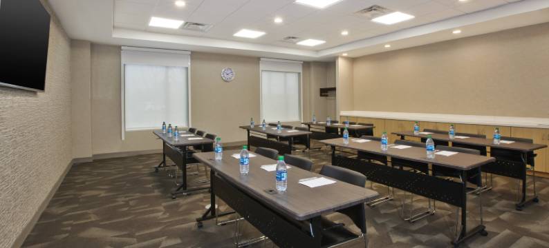 底特律西布鲁姆菲尔德希尔顿惠庭酒店(Home2 Suites by Hilton West Bloomfield Detroit)图片