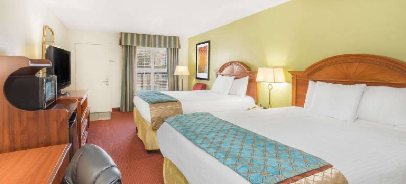 奥兰治堡北呗盟套房酒店(Baymont by Wyndham Orangeburg North)图片