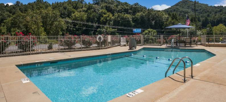 凯艺酒店(Clarion Pointe Sylva Near Cherokee Area)图片