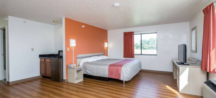 滑铁卢6号汽车旅馆(Motel 6 Waterloo, IA)图片