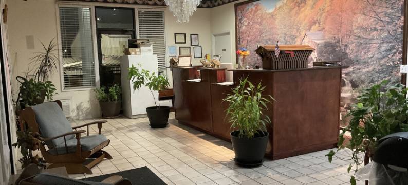 覆盖桥酒店套房(Covered Bridge Inn & Suites)图片