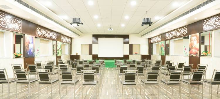 Treebo C 广场(Treebo C Plaza)图片