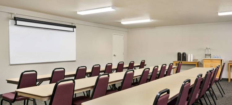 埃尔科温德姆呗盟酒店(Baymont by Wyndham Elko)图片