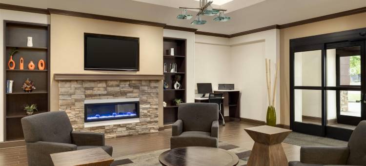 孟菲斯沃尔夫切斯拉昆塔温德姆套房酒店(La Quinta Inn & Suites by Wyndham Memphis Wolfchase)图片