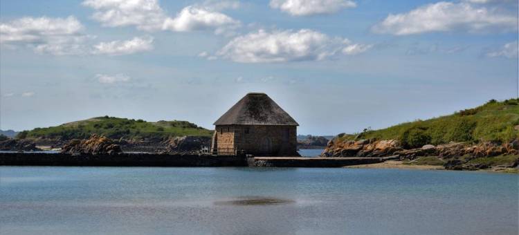 艾德奈维兹吕斯柯泰尔酒店(Hôtel Restaurant les Fontaines)图片