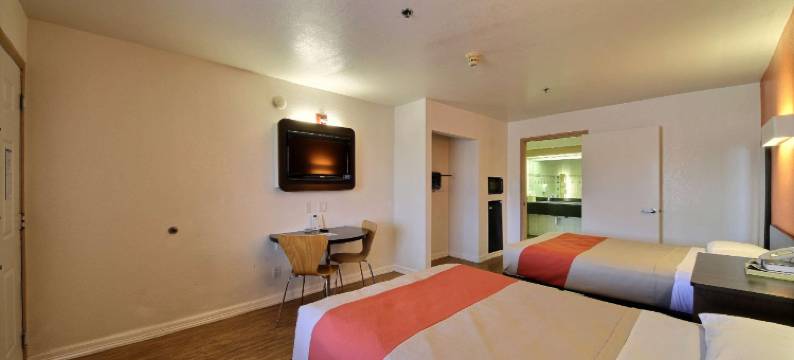 德克萨斯爱丁堡 6 号汽车旅馆(Motel 6 Edinburg, TX)图片