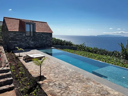 CASAS DO LARANJO - 帶無邊泳池的小屋，由brugrani提供 - Wi-Fi