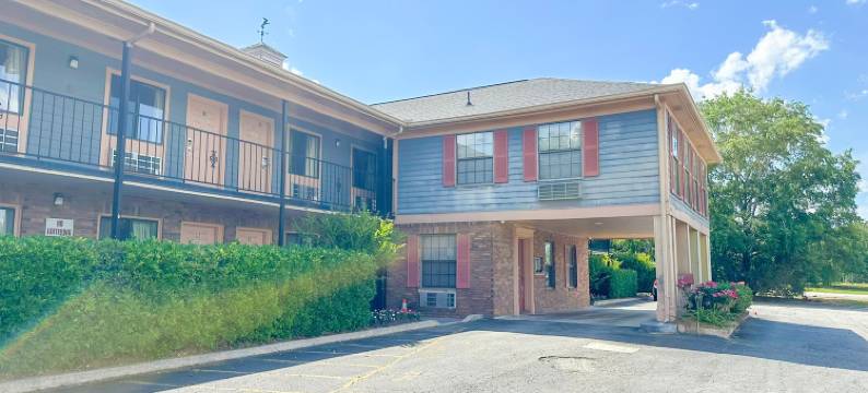 路易斯维尔旅馆 由 Oyo 路易斯维尔市机场(Louisville Inn By Oyo Louisville Municipal Airport)图片