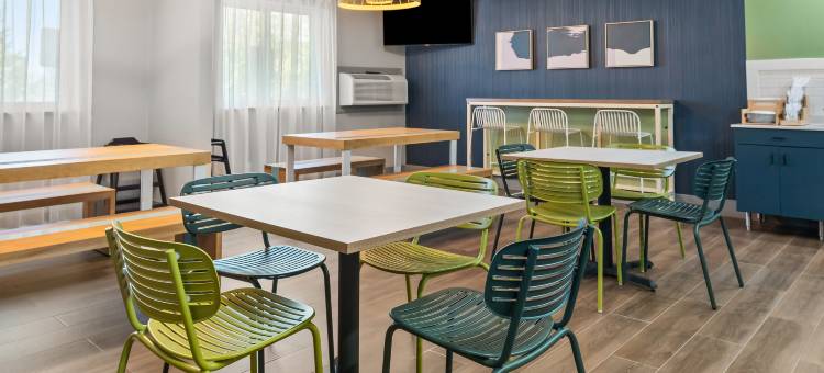 伊甸草原希尔顿Spark酒店(Spark by Hilton Eden Prairie)图片