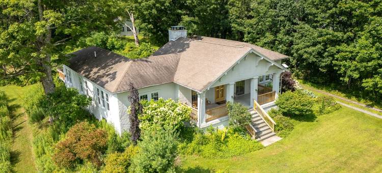 Trendy Upstate Hideaway with Scenic Views图片