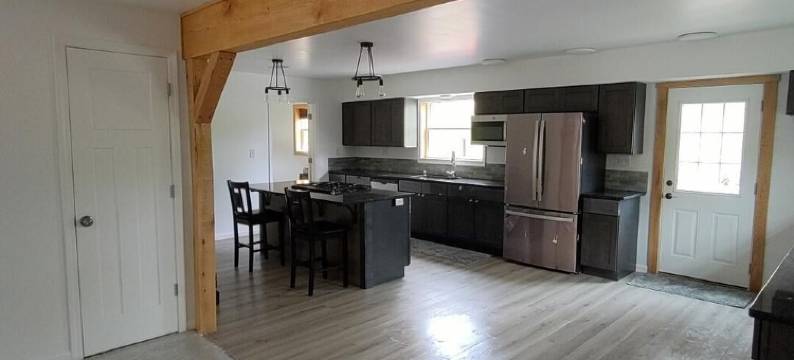 5-bedroom house on open lot in Bentleyville with spacious kitchen and LR.图片