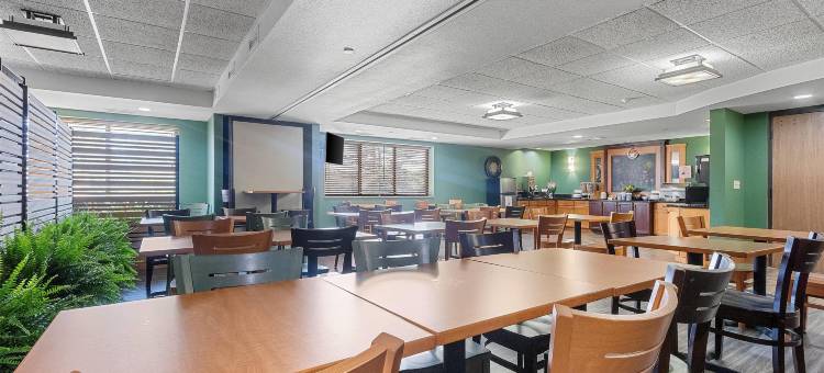 格林贝东美吟温德姆酒店(AmericInn by Wyndham Green Bay East)图片