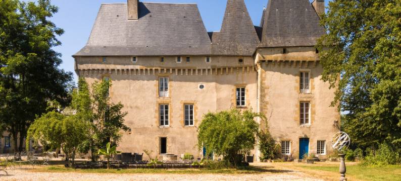 Castle Apartment in Chaleix near Forest图片