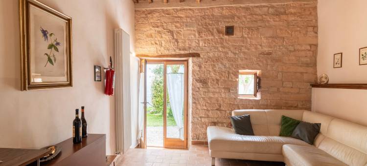 Country House with Saltwater Pool图片