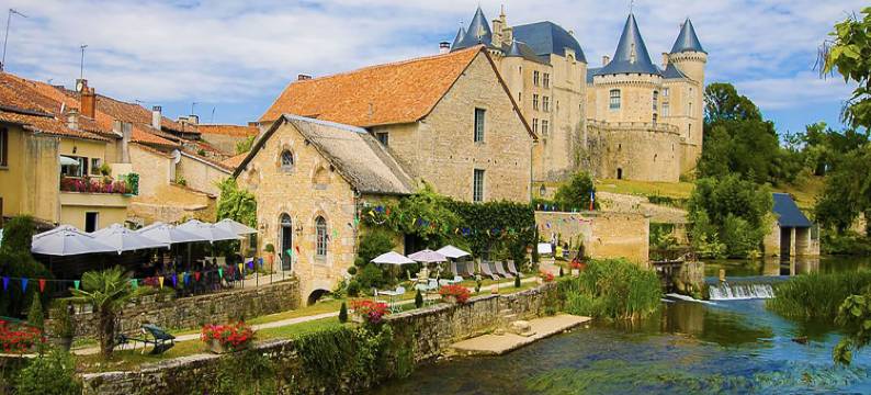 Holiday Home in Charente with Pool图片