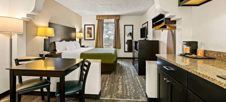 特拉弗斯城品质旅馆(Quality Inn Traverse City)图片