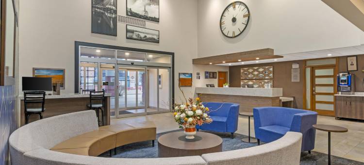 佩姆比纳贝斯特韦斯特优质套房酒店(Best Western Plus Pembina Inn  Suites)图片