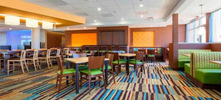 普莱森顿万枫酒店及套房(Fairfield Inn & Suites Pleasanton)图片
