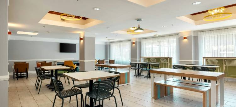 萨凡纳机场福朋喜来登酒店(Spark by Hilton Savannah Airport)图片