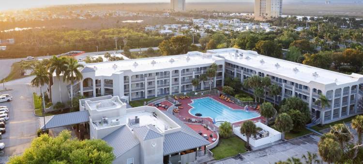 迈尔斯堡萨尼贝尔盖特威拉昆塔温德姆套房酒店(La Quinta Inn & Suites by Wyndham Ft. Myers-Sanibel Gateway)图片