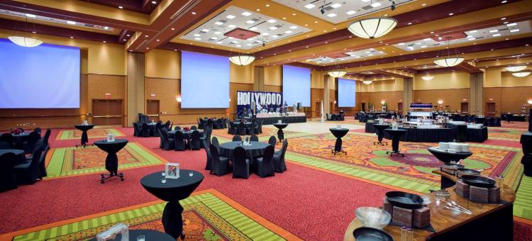 东皮奥里亚滨河希尔顿安泊酒店(Embassy Suites by Hilton East Peoria Riverfront Hotel & Conference Center)图片