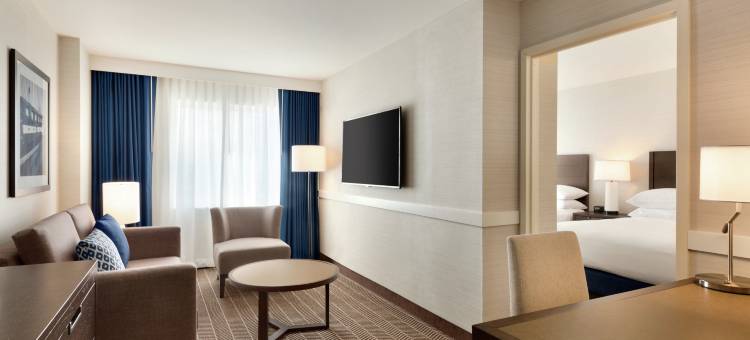 波士顿洛根机场希尔顿安泊酒店(Embassy Suites by Hilton Boston at Logan Airport)图片